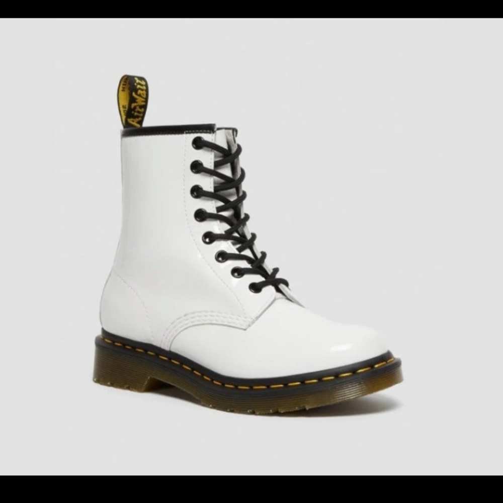 NEW 1460 Women's Patent Leather Lace Up Boots Dr. Martens